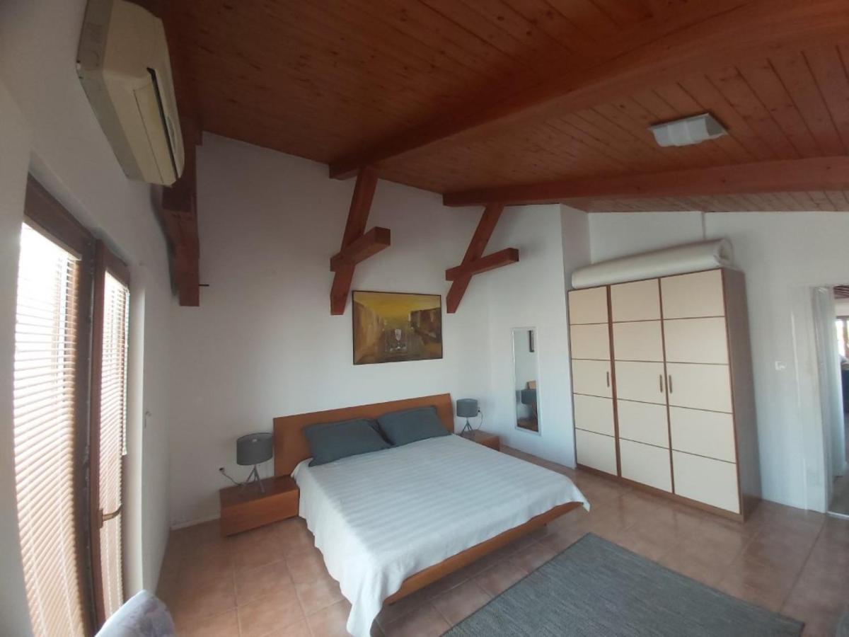 Delfar Penthouse Apartment *